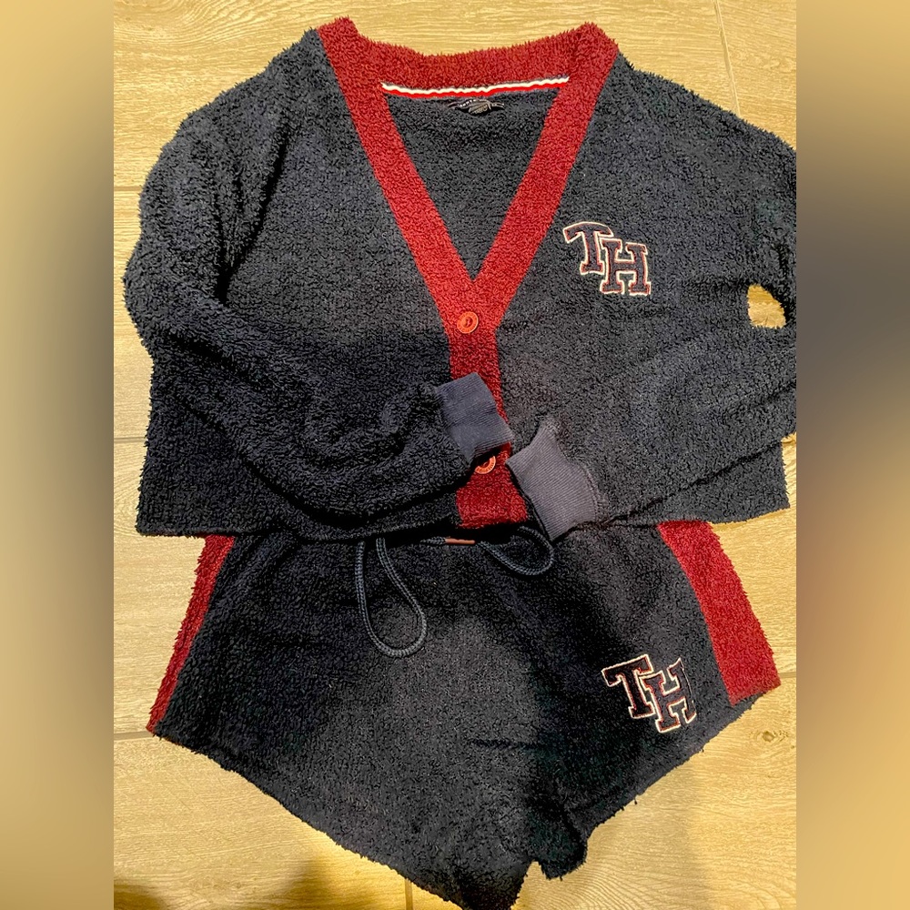Tommy Hilfiger shorts and cropped cardigan set